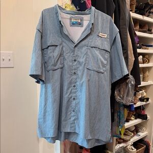 Columbia Men's Light Blue Casual Button Down Shirt